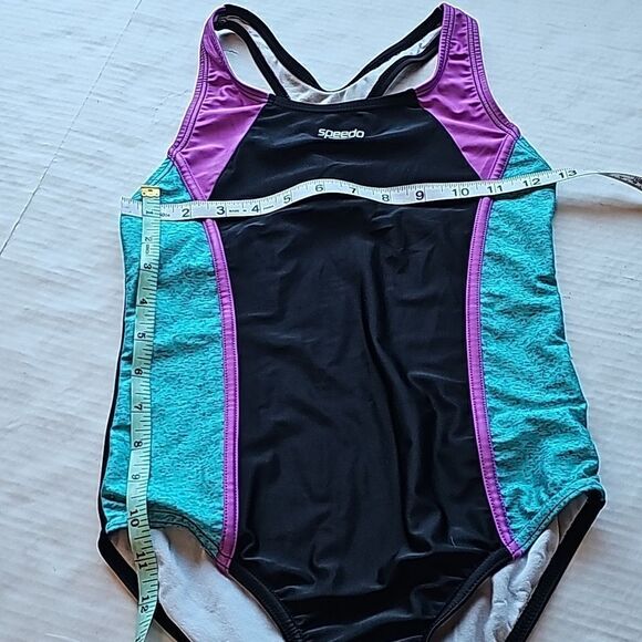 Speedo one piece racing swimsuit fits age 7-8 - Picture 5 of 5